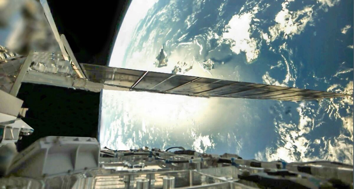 Amazon's Project Kuiper Begins Deorbiting its Prototype Mission Satellites